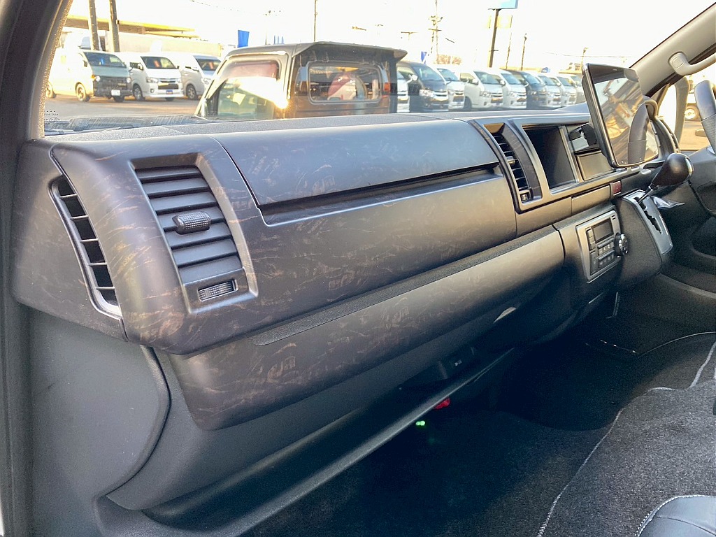 トヨタ ハイエース(17枚目)