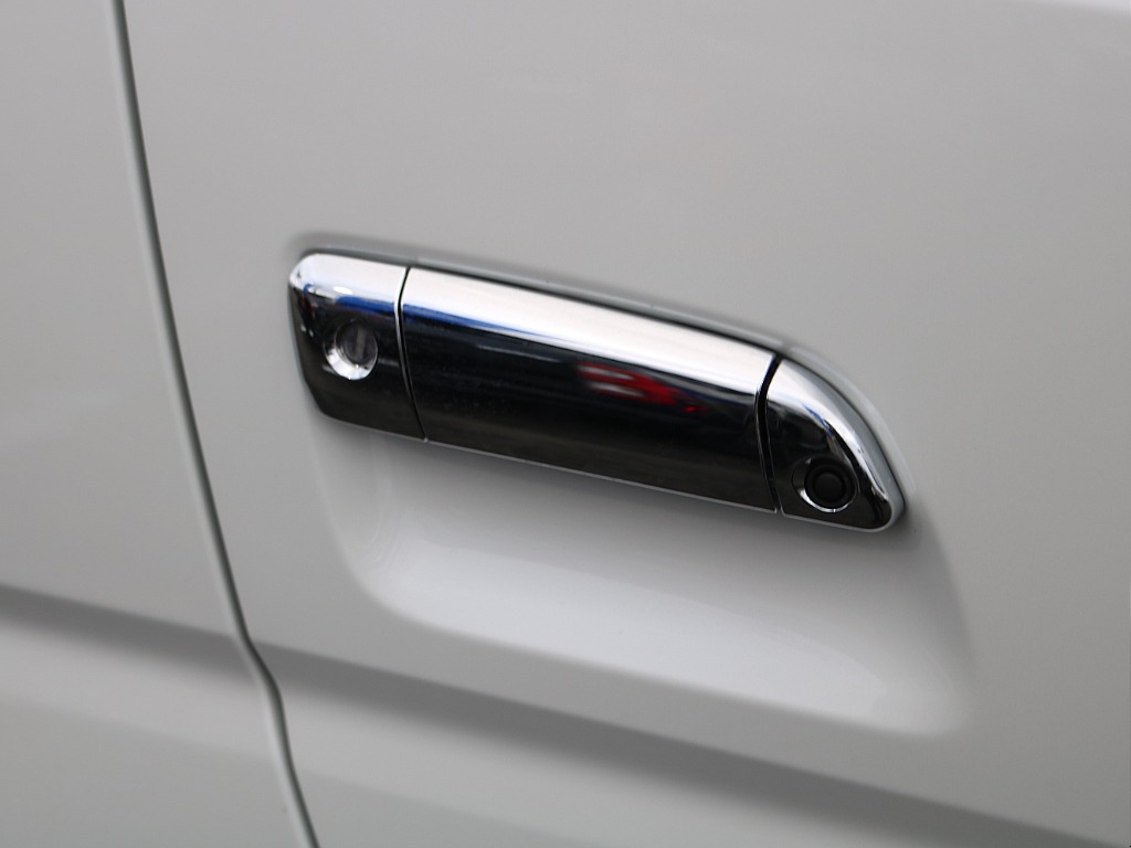 ＦＬＥＸグループは「すべての人に愛車を」をコンセプトに車種別に全国展開中！愛車と一緒に、ライフスタイルを充実させてもらいたいという思いで、ランクル仙台泉店では皆様のご要望になんでもお応えします♪