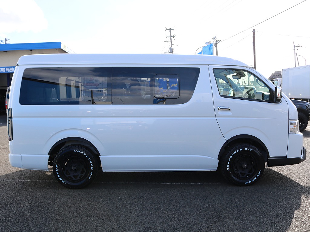 ＦＬＥＸグループは「すべての人に愛車を」をコンセプトに車種別に全国展開中！愛車と一緒に、ライフスタイルを充実させてもらいたいという思いで、ランクル仙台泉店では皆様のご要望になんでもお応えします♪