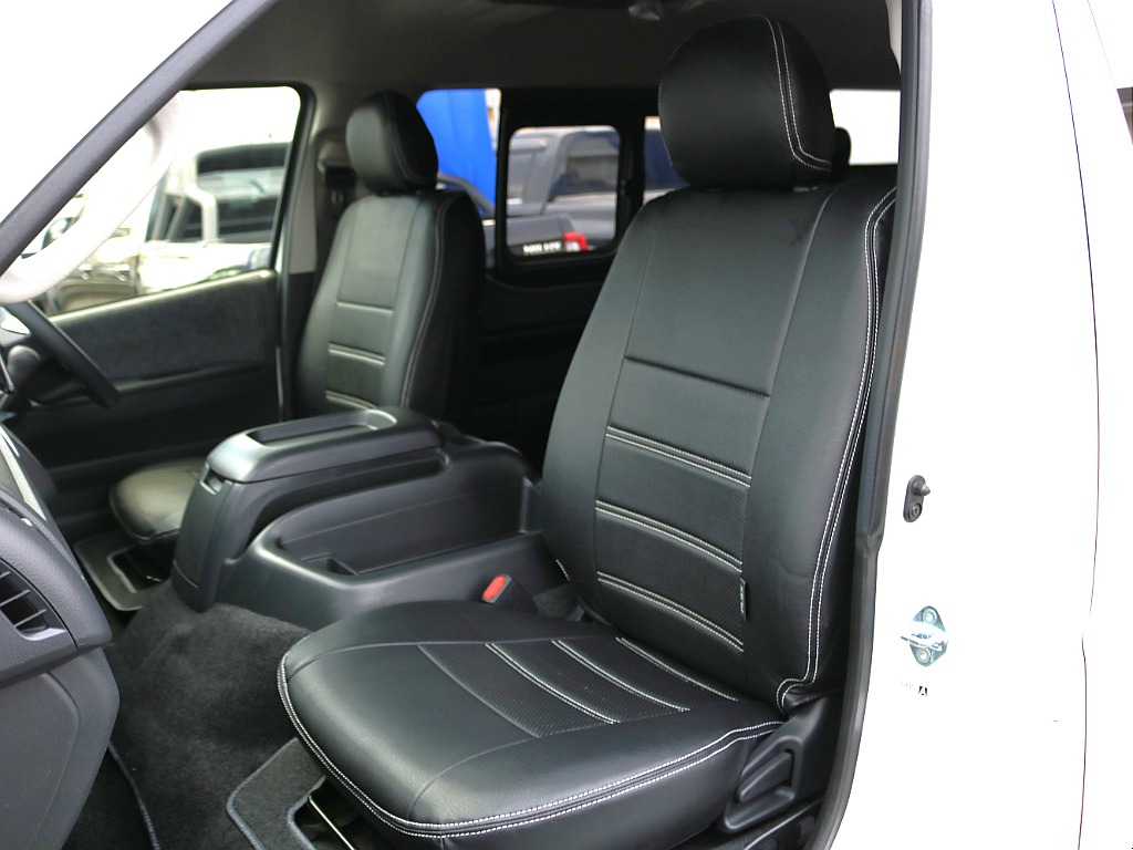 室内は専門のルームクリーニング施工済みです！小さなお子様連れのご家族様も安心してお乗りいただけます！外せる部品は外し、特殊洗剤＆専門用品で可能な限り汚れや使用感は除去します♪