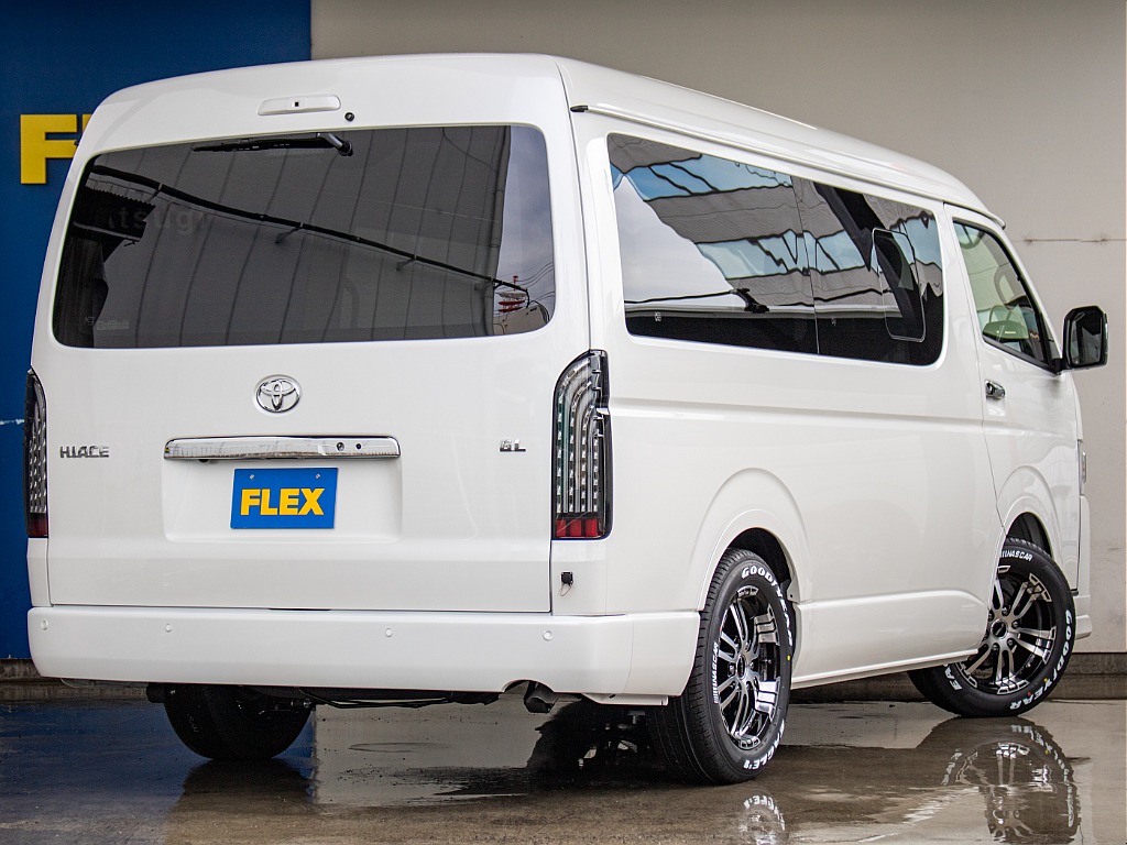 走行充電、外部充電も可能なワゴンベースのキャンピングカー！エクステリアのカスタムも充実しております！