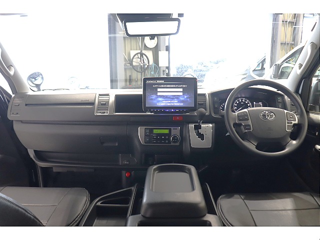 コックピットにはアルパインBIGX11インチナビを搭載！