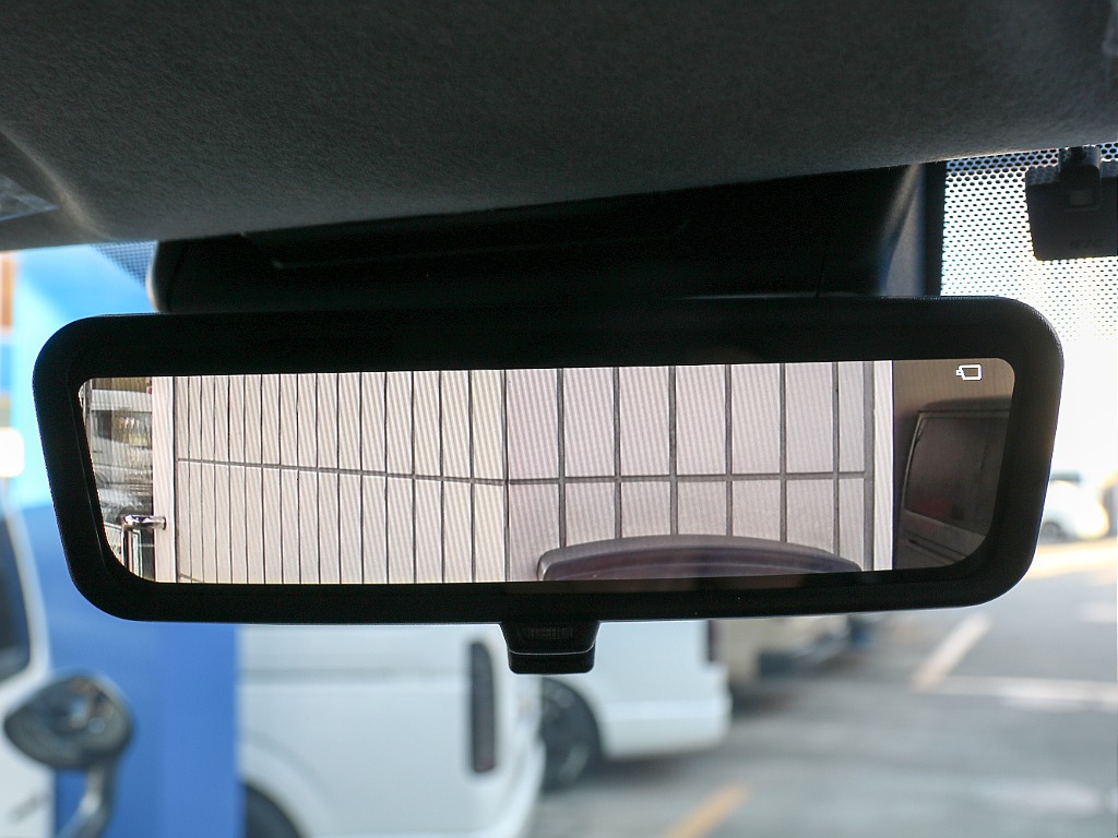 メーカーオプション デジタルインナーミラー付き！！