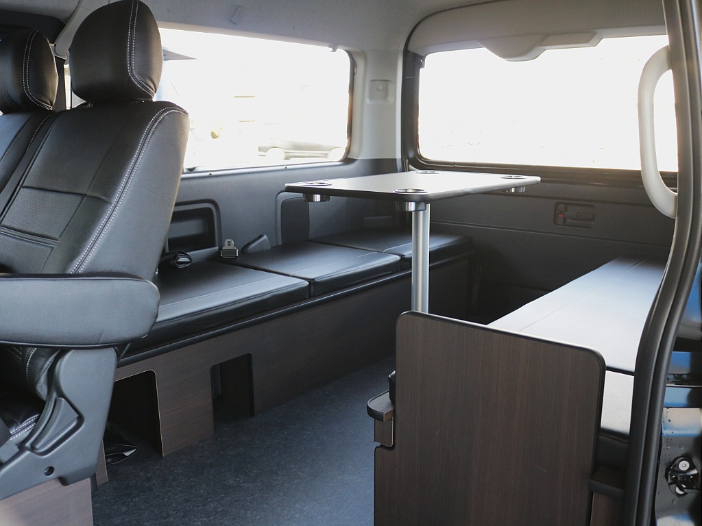 ベッドモードにセンターテーブルも合わせて使用可能