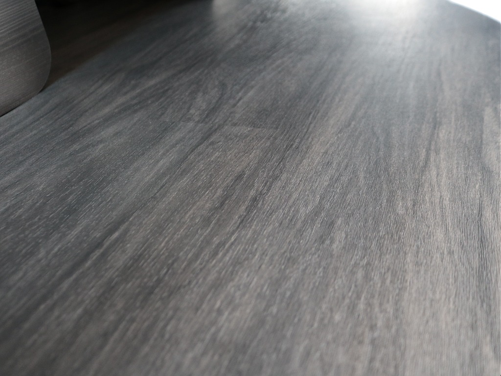 お手入れ楽々床張り施工済み☆