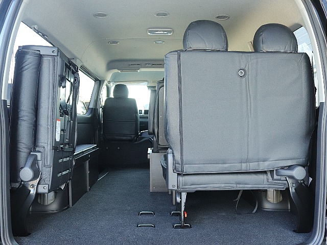 片側のみの跳ね上げで長い荷物ものせることが出来ますよ♪