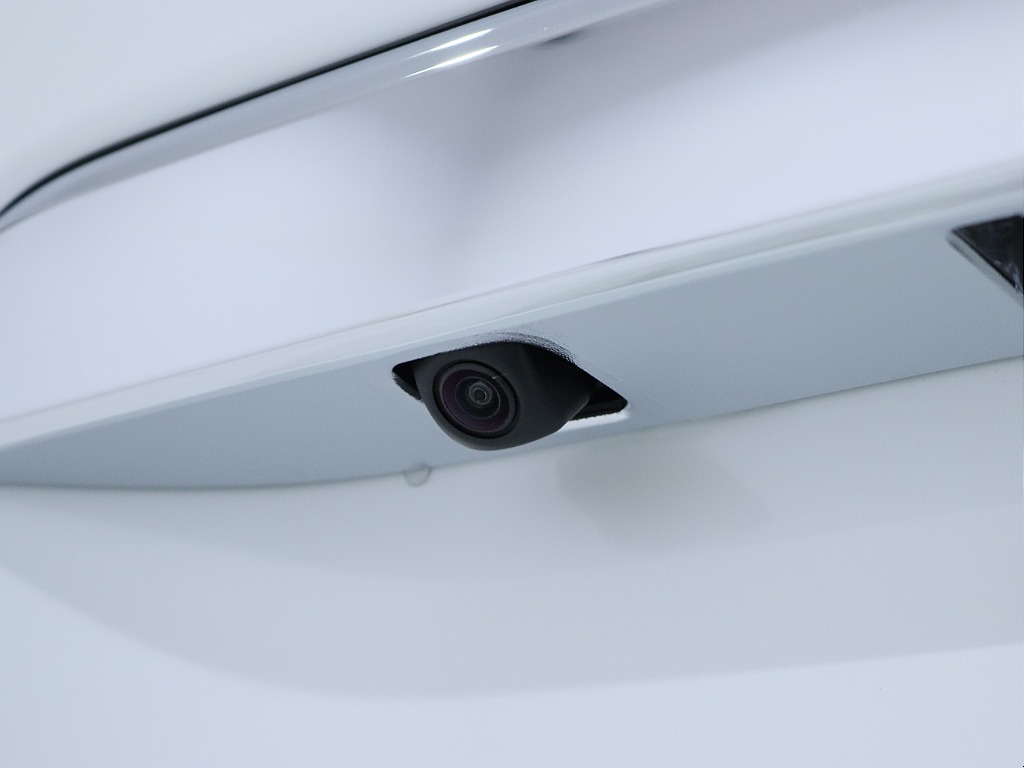 バックカメラももちろんついております！