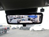 メーカーオプションのデジタルインナーミラーが装備済み♪後ろの長いハイエースでも安心して後方確認できます♪