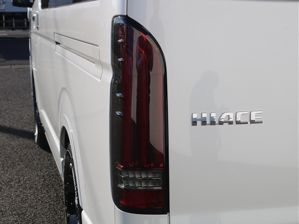 ULTIMATE LEDテールランプを装着済みです♪