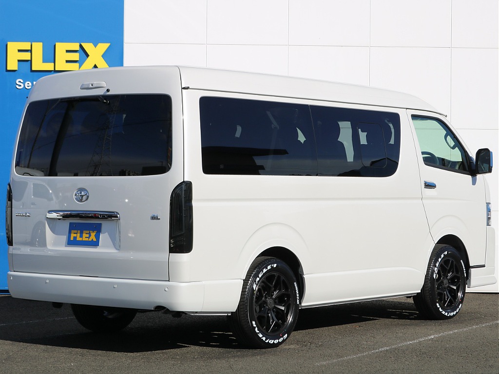 ランドクルーザーやハイエースなどを常時40台以上展示！お客様のニーズにあった最適なお車をご提案させていただきます。ご来店の際はお気軽にお問合わせください！