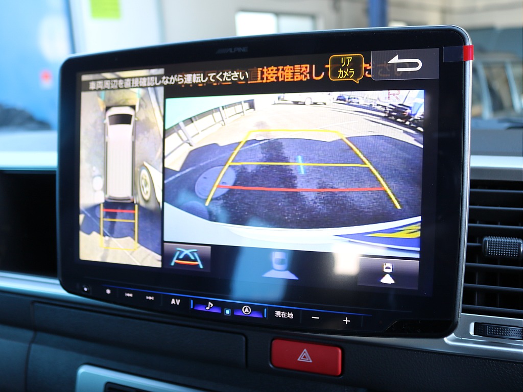 メーカーオプションのパノラミックビューモニター！安全装備もバッチリです！