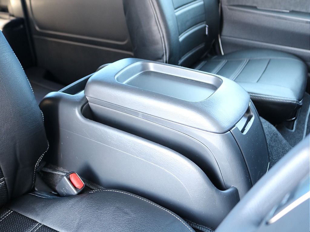 ＦＬＥＸグループは「すべての人に愛車を」をコンセプトに車種別に全国展開中！愛車と一緒に、ライフスタイルを充実させてもらいたいという思いで、ランクル仙台泉店では皆様のご要望になんでもお応えします♪