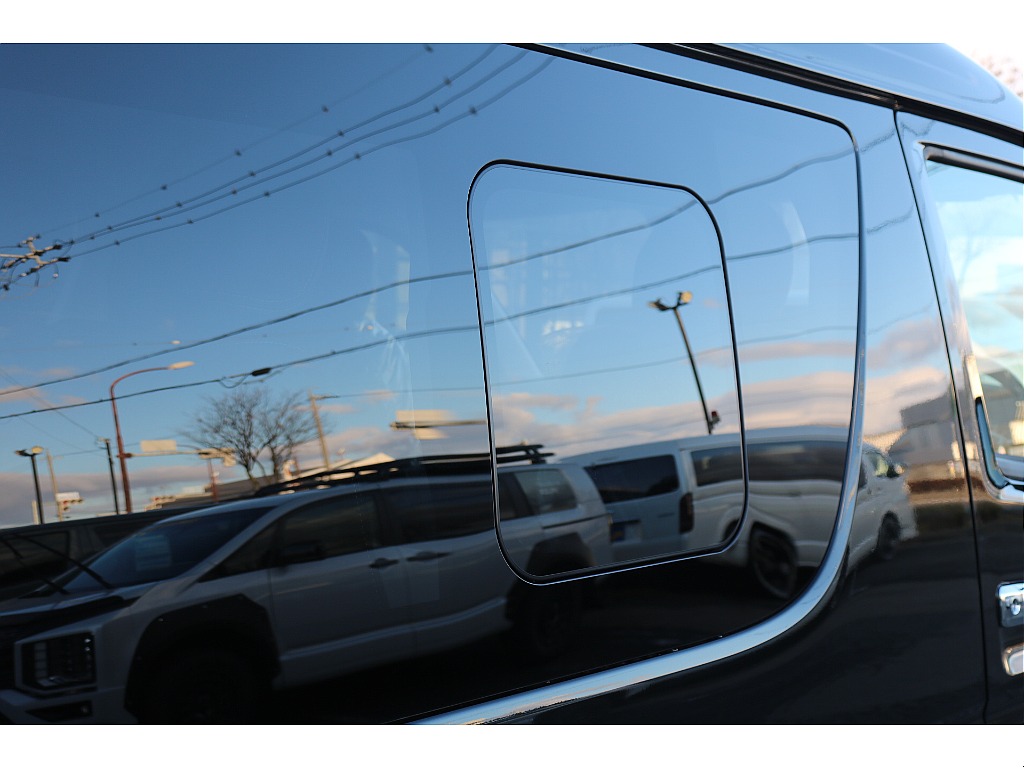 小窓付き窓ガラス！