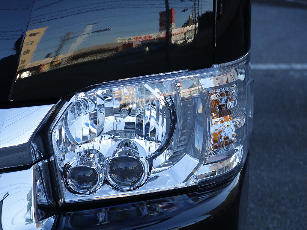 純正LEDヘッドライト☆夜間走行時も明るく照らします☆