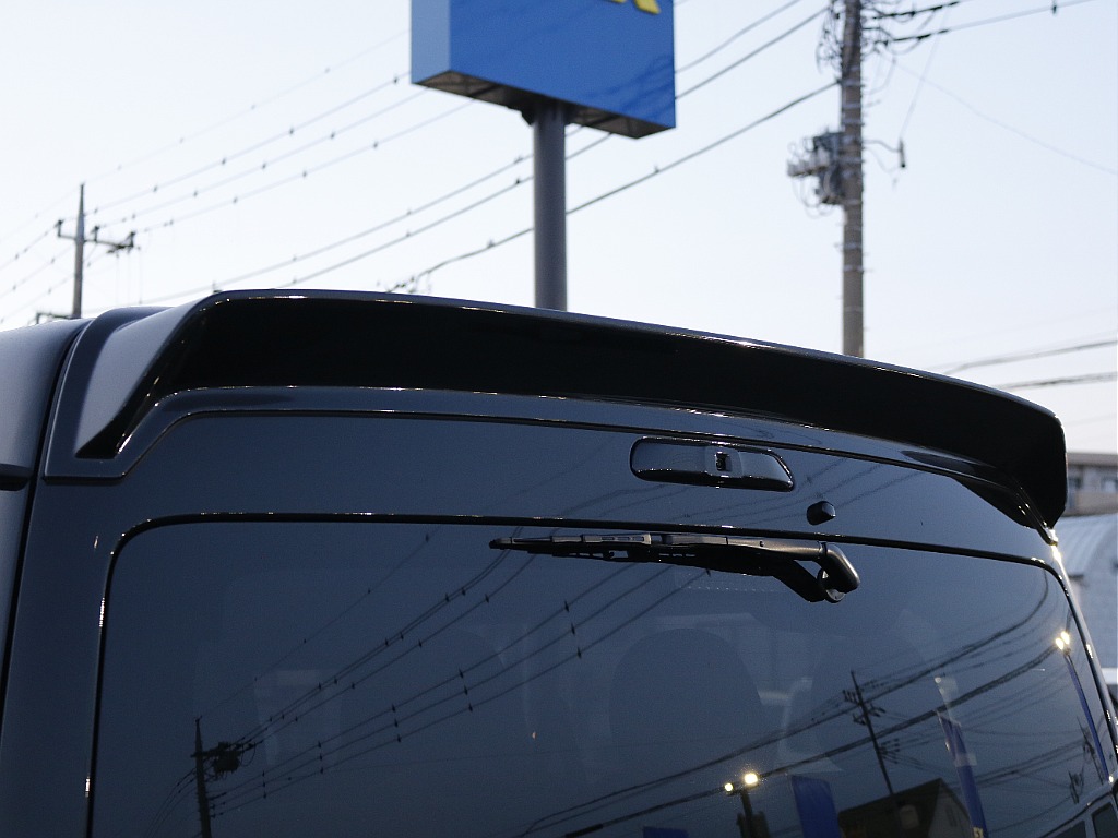 FLEXオリジナルリアスポイラーを装着済みです☆ リアビューの印象が変わる事間違いないです☆