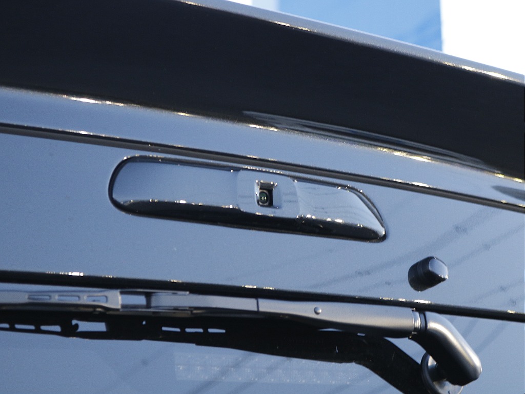 デジタルインナーミラー専用カメラはリアビューをよりスタイリッシュにしてくれております☆