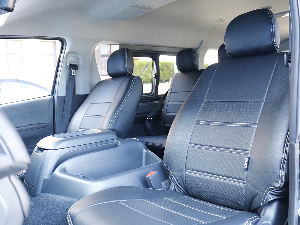 茨城県つくば市にハイエース専門の新車・中古車の展示場を展開！人気のグレード・年式をその場で見比べられます♪皆様のご来場、お問合せを心よりお待ちしております☆