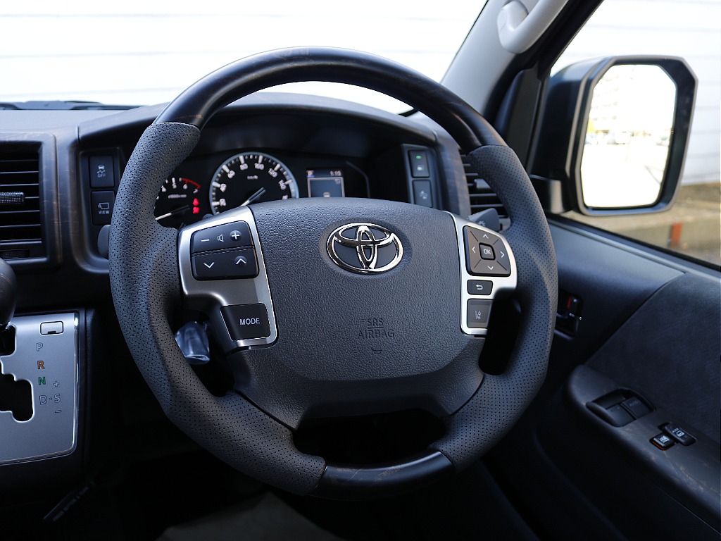 茨城県つくば市にハイエース専門の新車・中古車の展示場を展開！人気のグレード・年式をその場で見比べられます♪皆様のご来場、お問合せを心よりお待ちしております☆