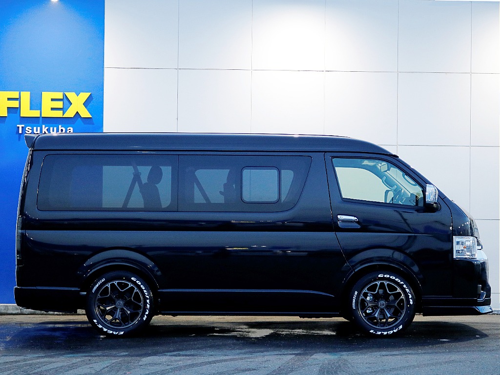 茨城県つくば市にハイエース専門の新車・中古車の展示場を展開！人気のグレード・年式をその場で見比べられます♪皆様のご来場、お問合せを心よりお待ちしております☆