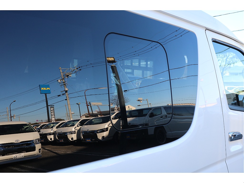 小窓付き窓ガラス！