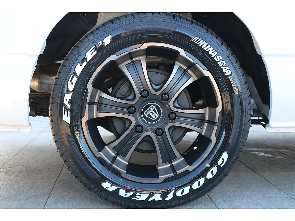 FLEXワイルドディープス17インチアルミ、グッドイヤーナスカータイヤ！