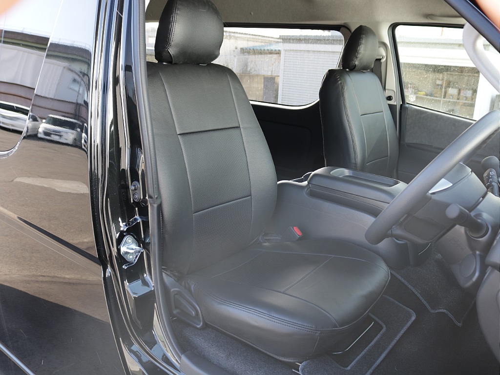 オリジナルシートカバー装着済み！！シートカバーは一つに統一されておりお洒落な内装になっております♪