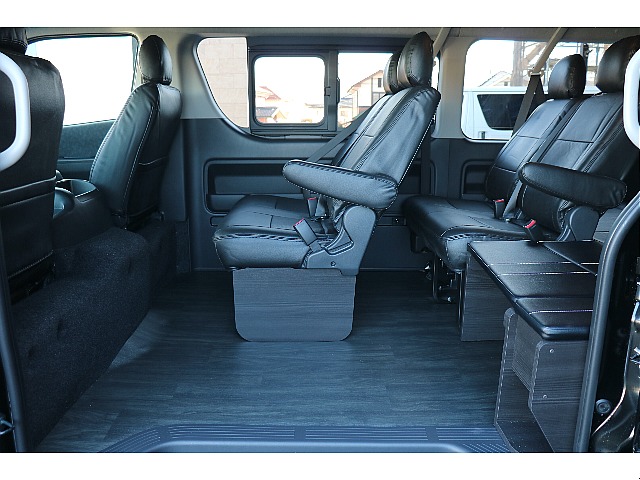 足元もゆったり！