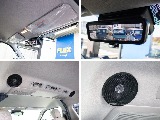 人気のメーカーオプションのデジタルインナーミラー装備してます！後席にはルーフスピーカー装備！