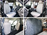 オリジナルのシートカバー装備してます！間仕切り、リア5面カーテン装備してます！