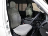 運転席助手席には同素材のシートカバー装着済み！！内装のお洒落な雰囲気にピッタリ♪