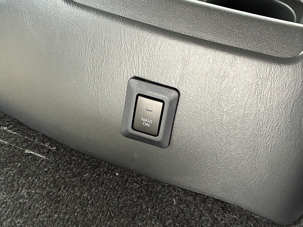 ナビ切替スイッチも装備されております！