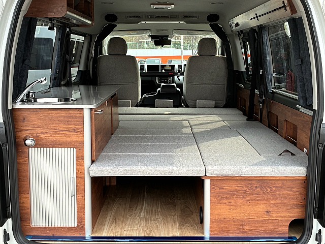 FLEXオリジナルキャンピングカーBELUGAが入庫致しました♪