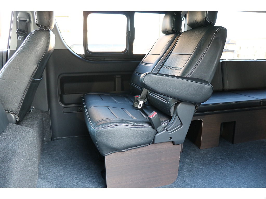 2列目足元はゆったり空間！