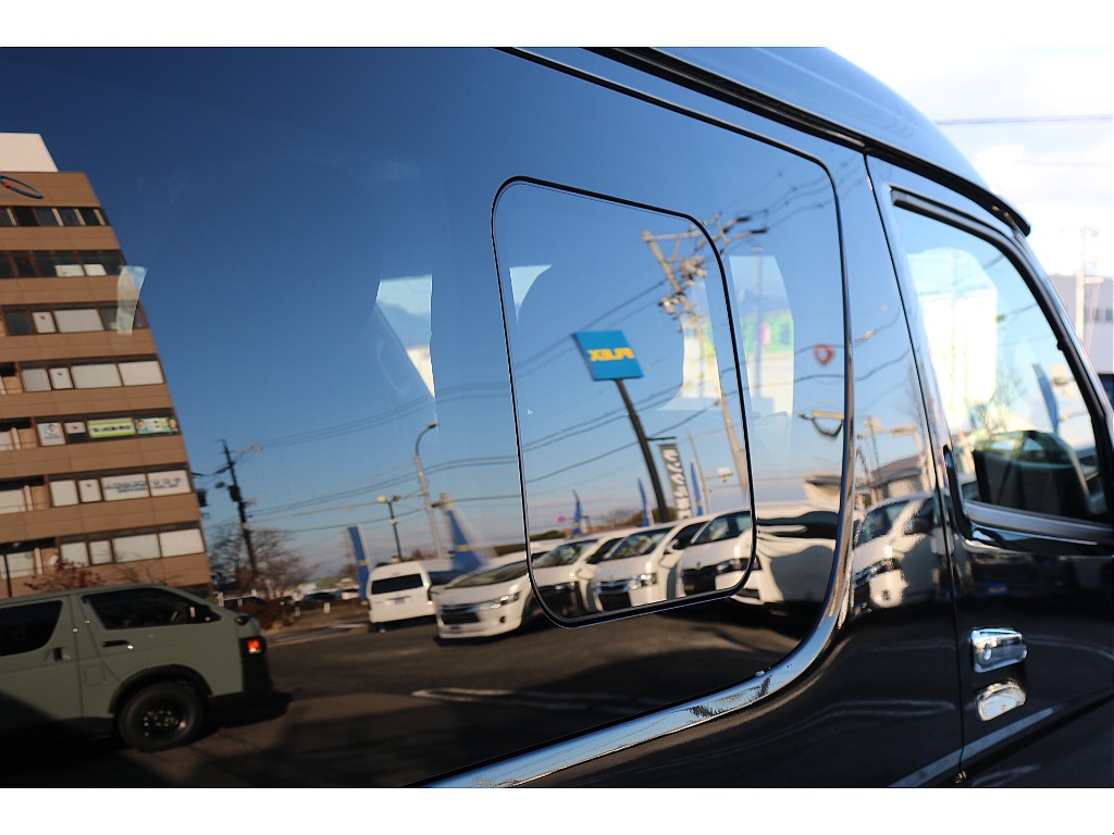 小窓付き窓ガラス！