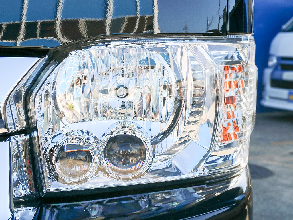 夜間の走行も安心のLEDヘッドランプ付き！！