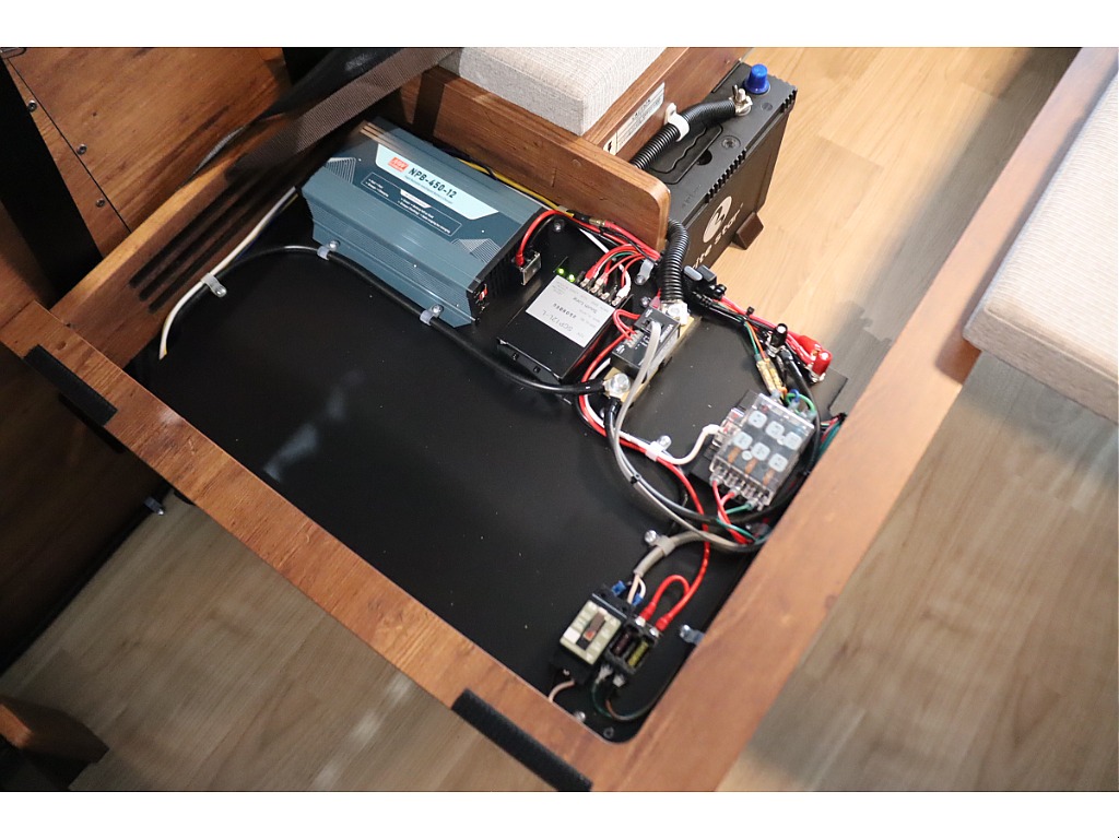 トヨタ ハイエース(34枚目)