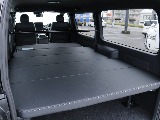 荷室にはタイプ2ベットキット搭載♪ 2列目を倒せばフルフラットにも♪