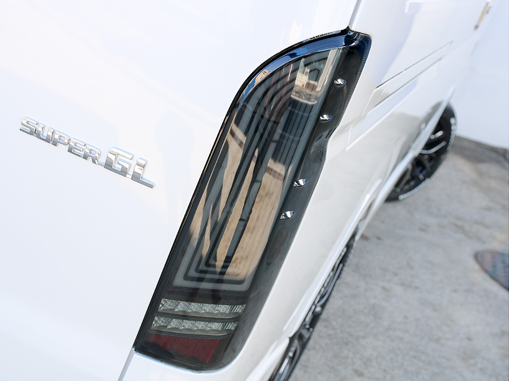 FLEXオリジナル ネオトレースLEDテールランプ付き！！