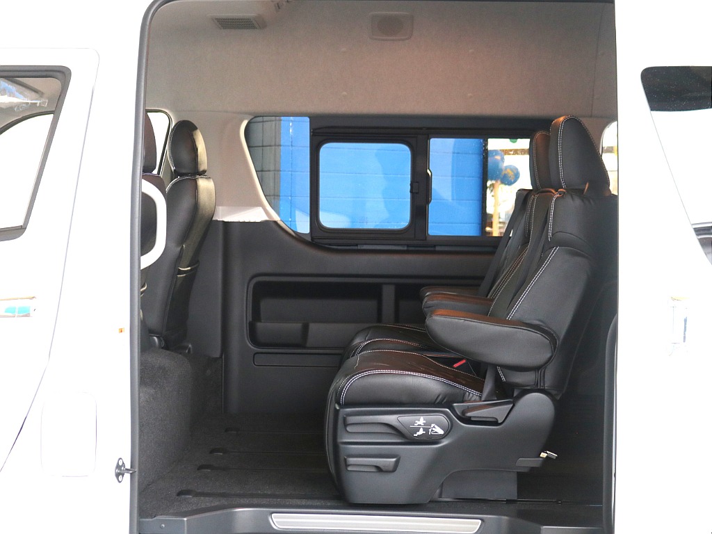 トヨタ&nbsp;ハイエース&nbsp;W2.7グランドCファインテックツアラー 4WD&nbsp;フレックスカスタム済み！豪華キャプテンシート４脚！&nbsp;栃木県の詳細画像&nbsp;その16