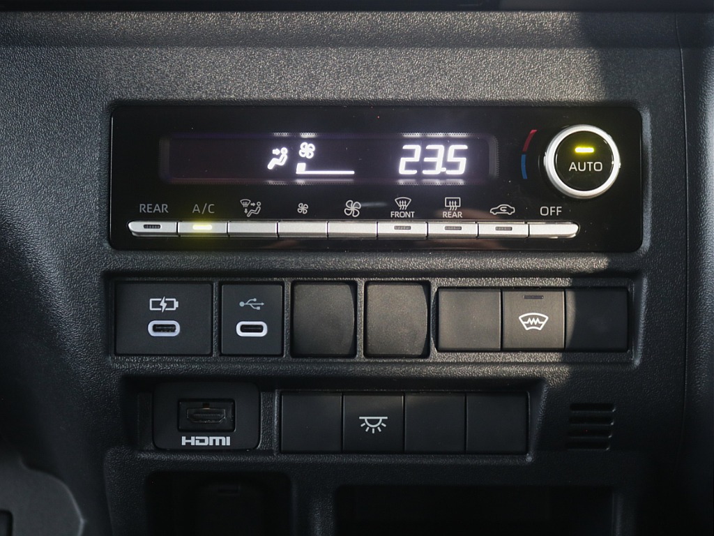 トヨタ&nbsp;ハイエース&nbsp;W2.7グランドCファインテックツアラー 4WD&nbsp;フレックスカスタム済み！豪華キャプテンシート４脚！&nbsp;栃木県の詳細画像&nbsp;その9