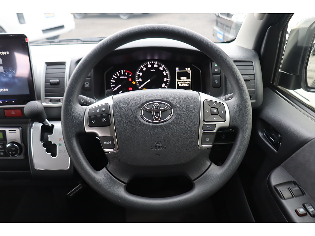 ステアリングスイッチ付きで運転中でも操作可能！