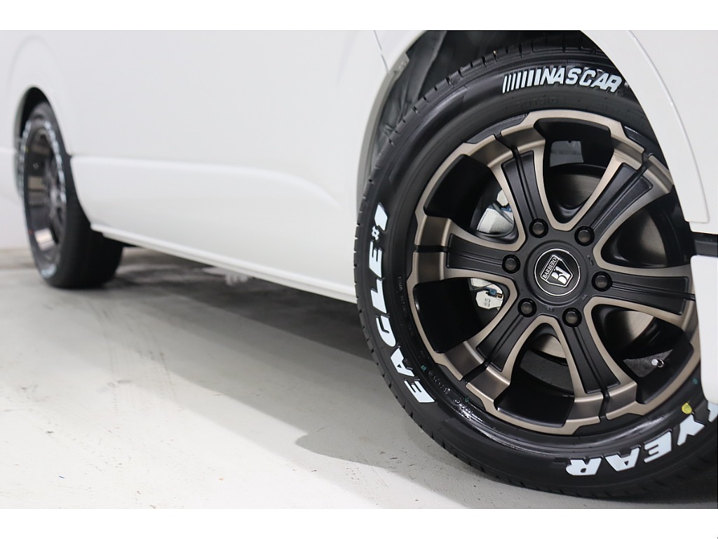 大人気ナスカーのレタータイヤです☆