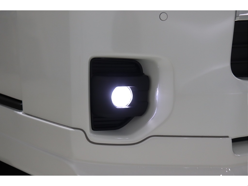 LEDフロントフォグも標準装備！