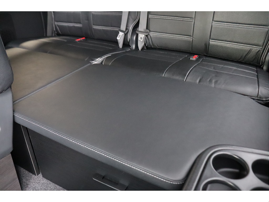 4列目足元にベッドキットが御座います！