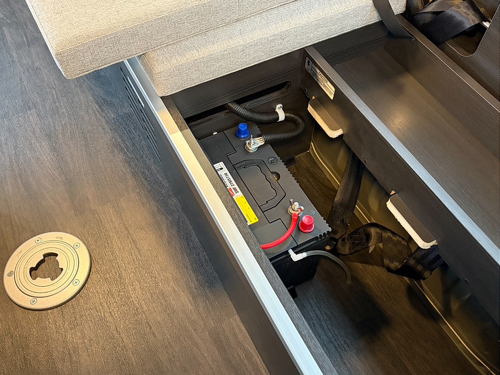 サブバッテリー付き！