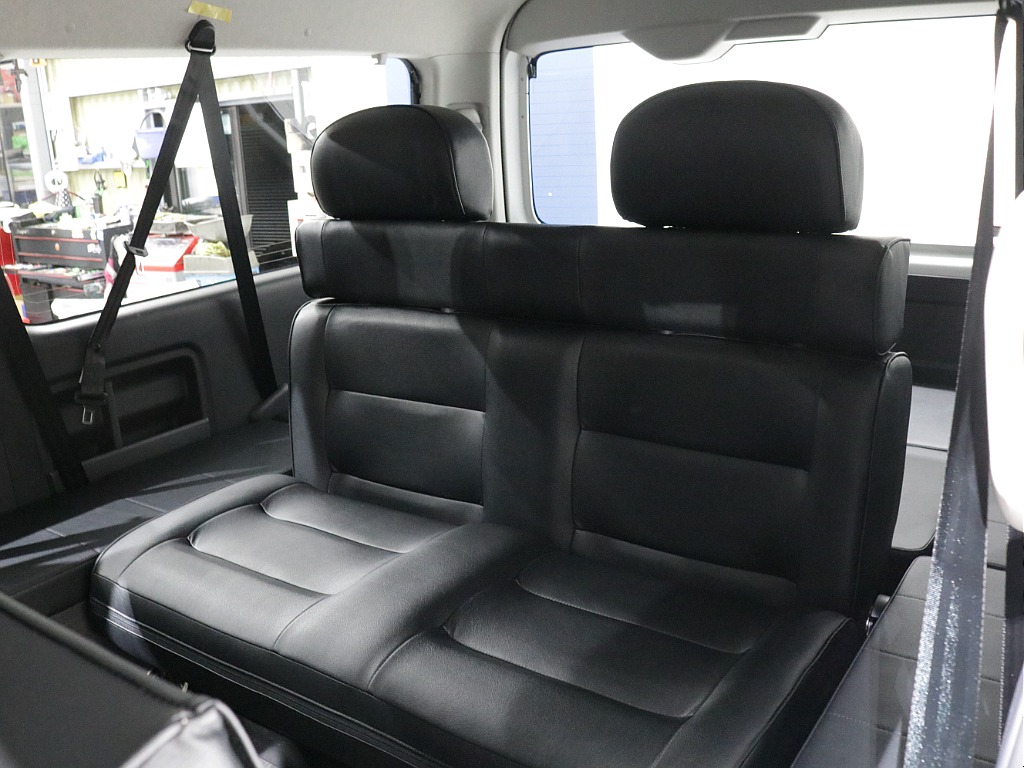 新車ハイエースワゴンＧＬ４ＷＤオリジナルＶｅｒ５シートアレンジ施工済みオリジナルフロントスポイラーオリジナルオーバーフェンダーオリジナルＬＥＤテールオリジナル１７インチアルミ１インチローダウン施工済み