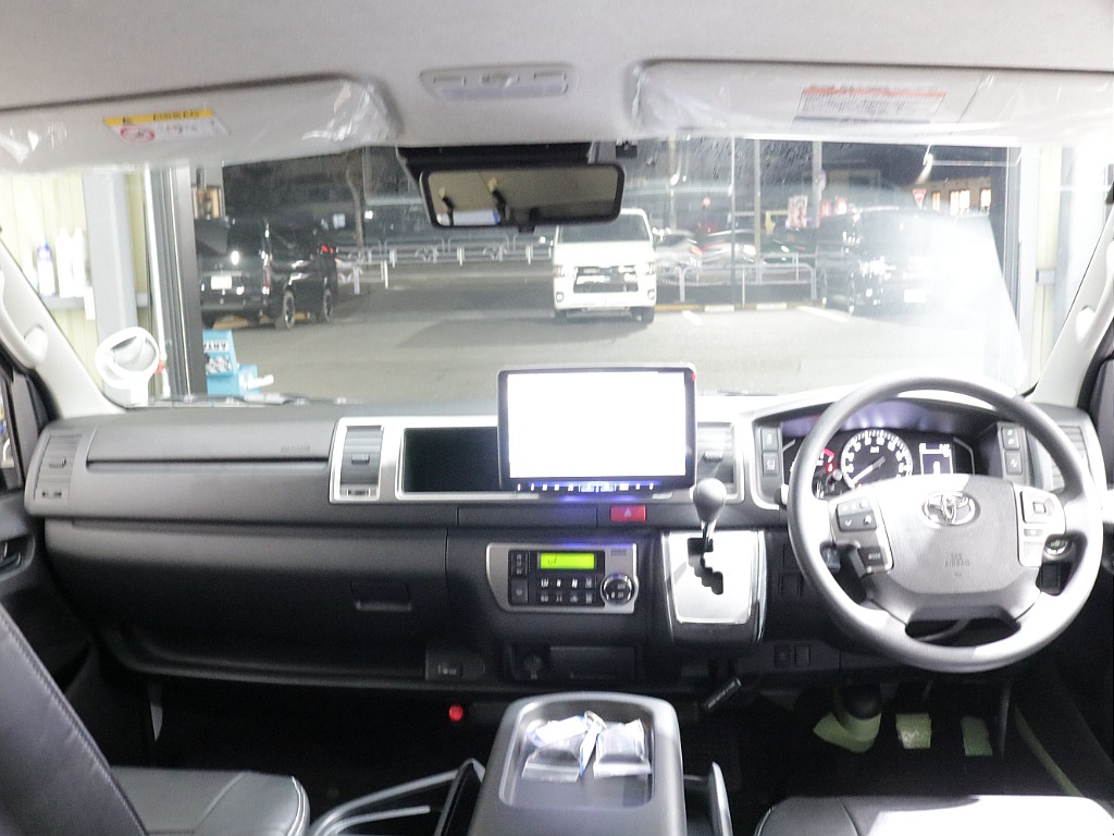 新車ハイエースワゴンＧＬ４ＷＤオリジナルＶｅｒ５シートアレンジ施工済みオリジナルフロントスポイラーオリジナルオーバーフェンダーオリジナルＬＥＤテールオリジナル１７インチアルミ１インチローダウン施工済み