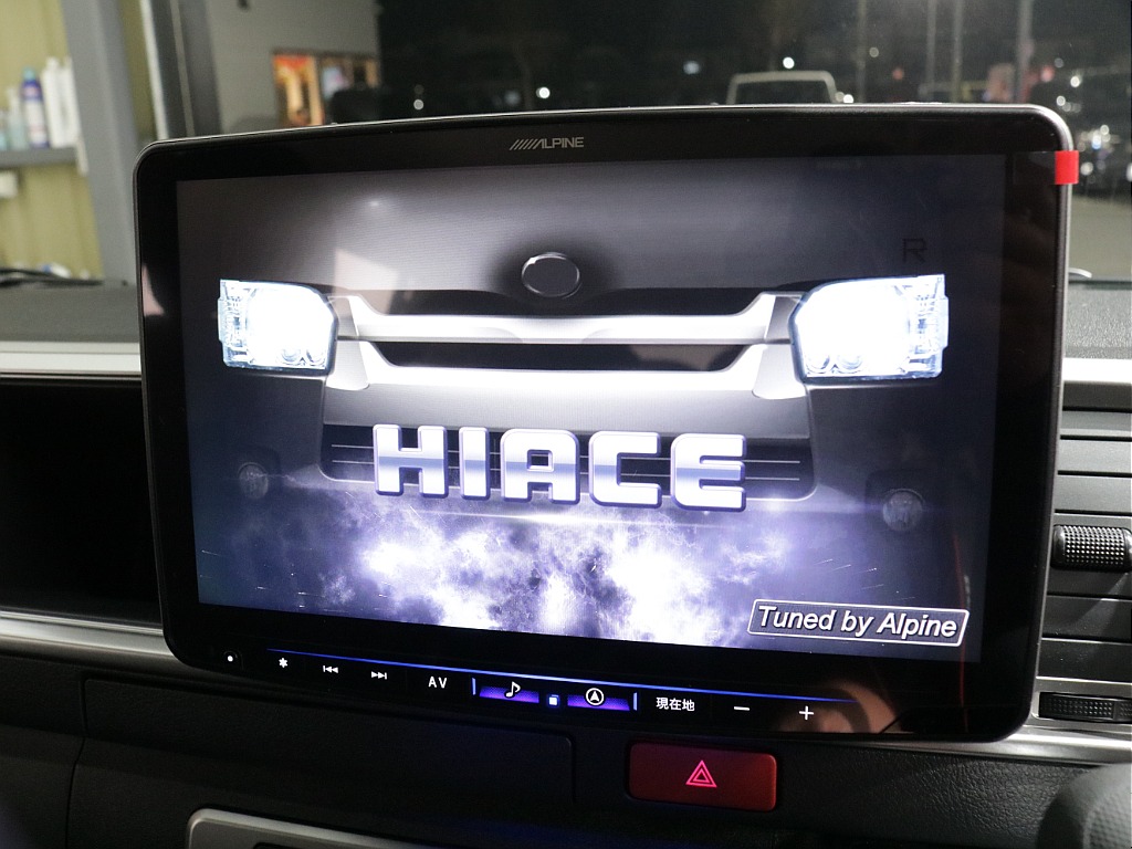 新車ハイエースワゴンＧＬ４ＷＤオリジナルＶｅｒ５シートアレンジ施工済みオリジナルフロントスポイラーオリジナルオーバーフェンダーオリジナルＬＥＤテールオリジナル１７インチアルミ１インチローダウン施工済み