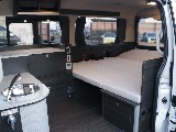 広々空間で車中泊やプライベート空間を作り出すことのできる後方車両！！