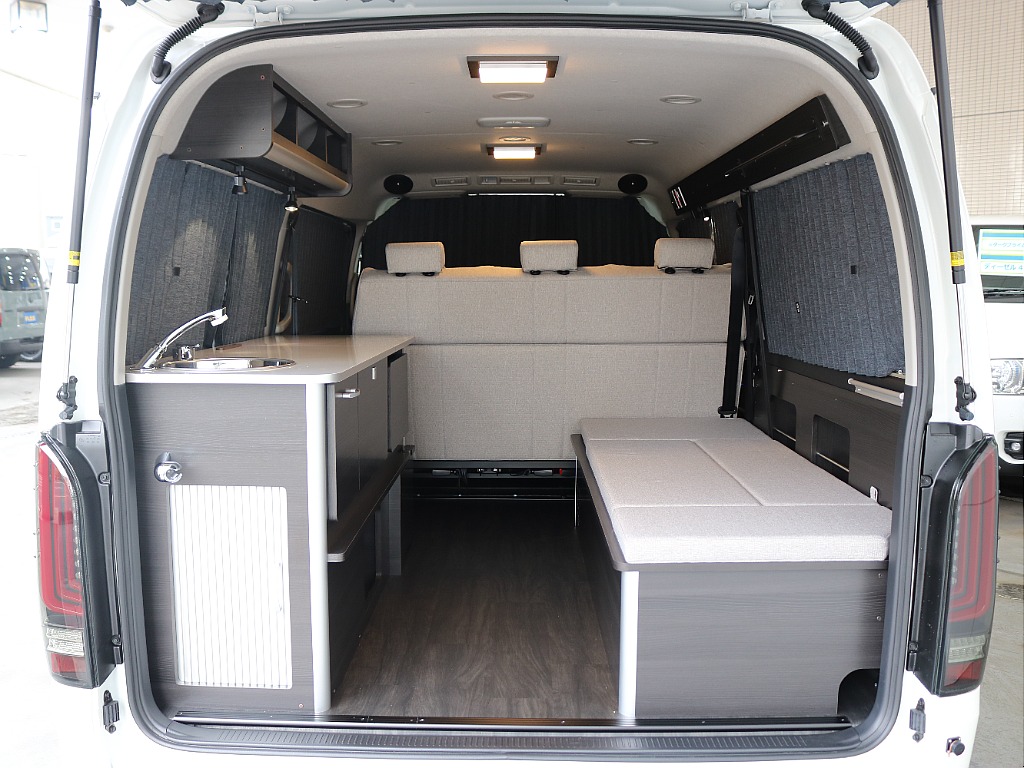 中央のベッドマットは取り外し・収納可能です☆☆